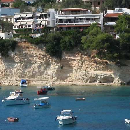 Pension Oniro Votsi  Buitenkant foto