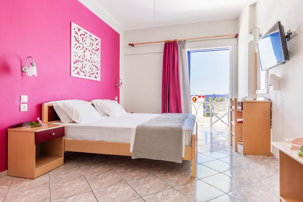 Pension Oniro Votsi  Buitenkant foto